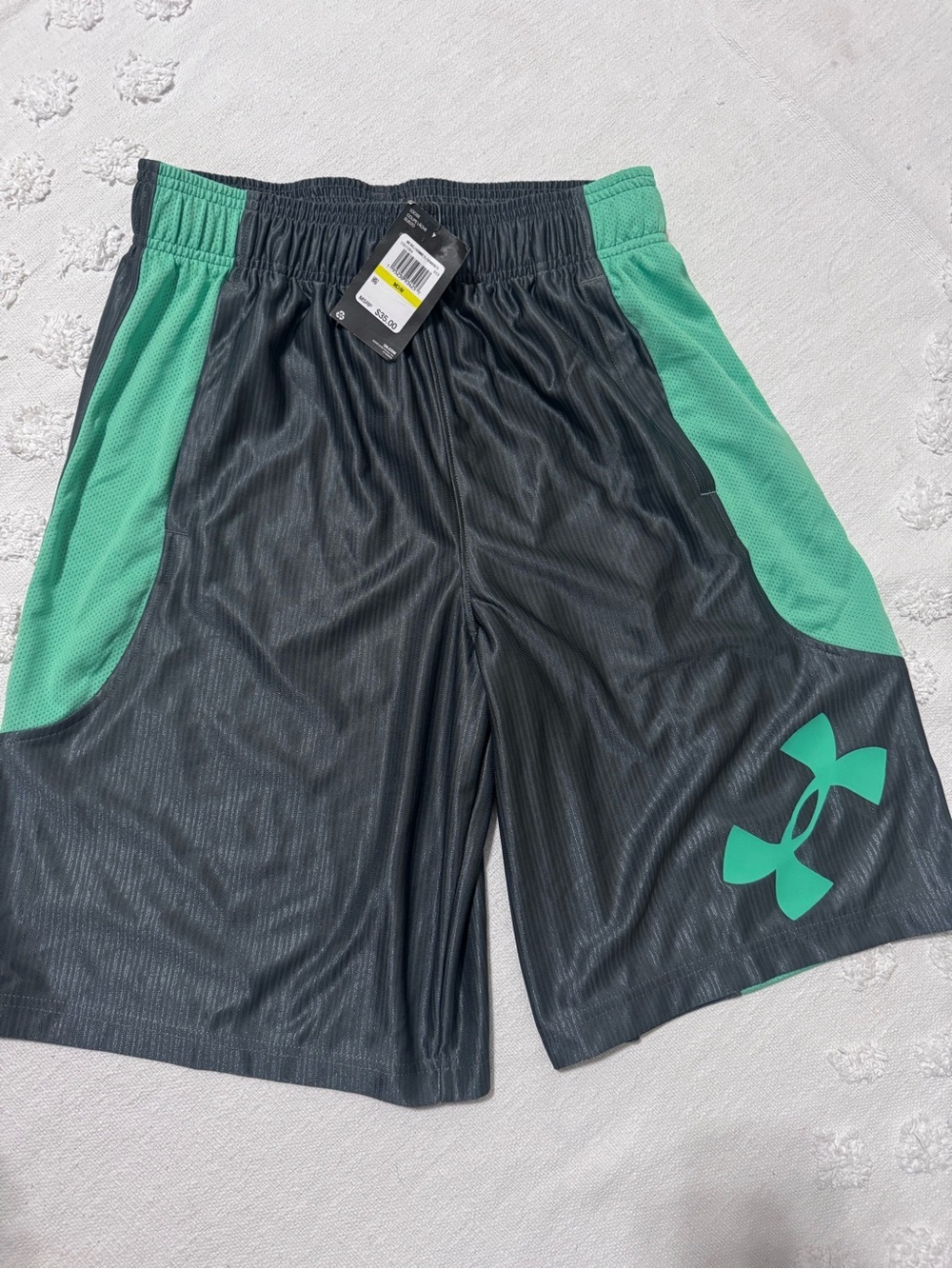 NWT-Under Armour Men's Perimeter Shorts 11 in SZ M